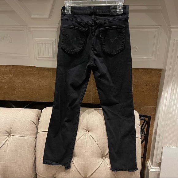 J: Levis Womens 724 High Rise Straight Raw Hem Distressed Knee Black Jeans Sz 28 - Picture 10 of 12